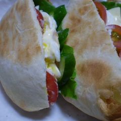 A picture of Pita Bread (Pocket Bread).