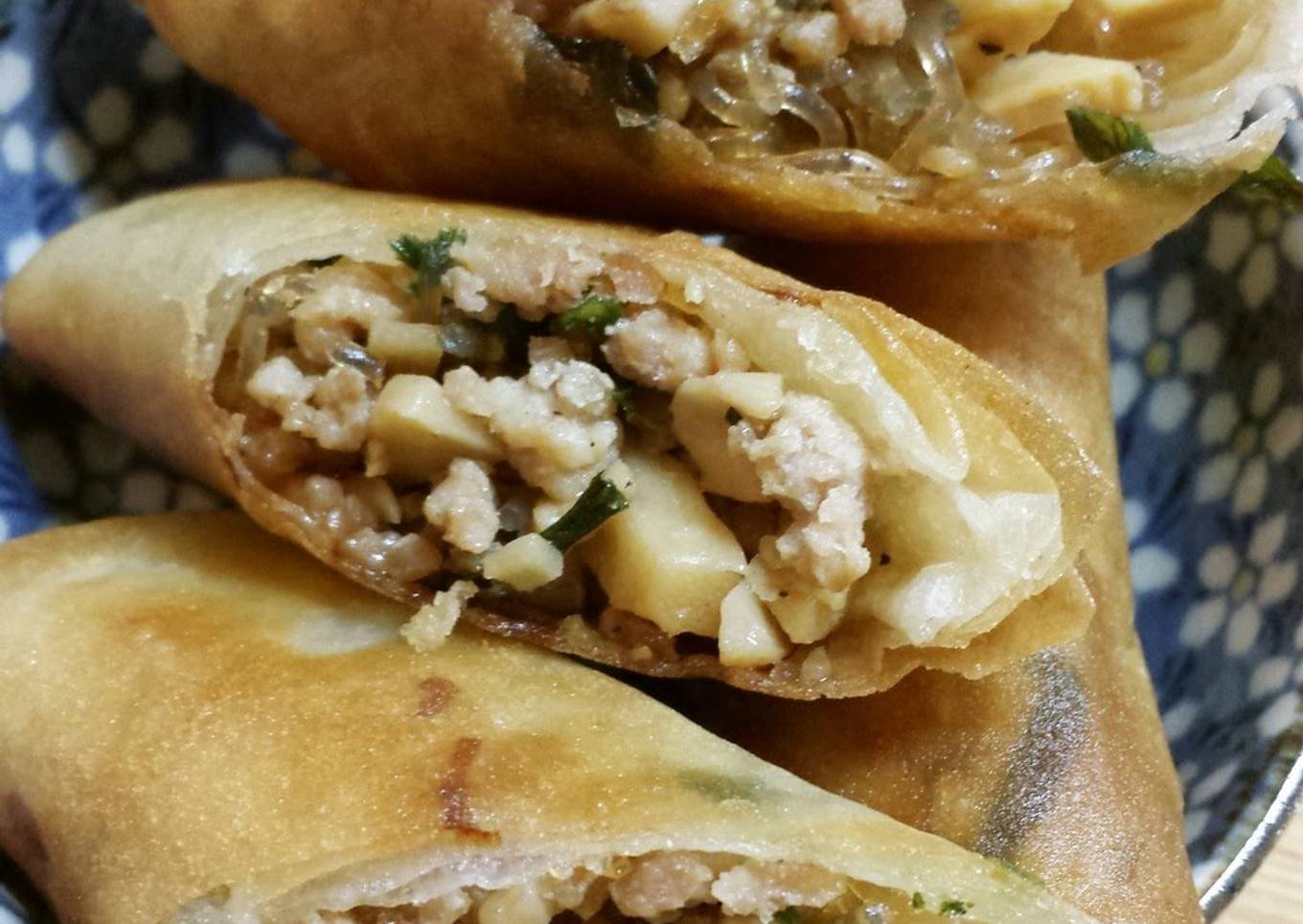 Simple Spring Rolls with Chicken, Bamboo Shoots, Chives, and Cellophane Noodles