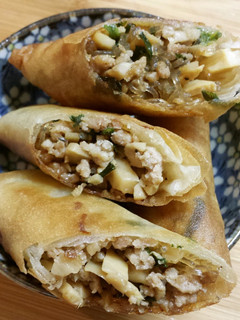 A picture of Simple Spring Rolls with Chicken, Bamboo Shoots, Chives, and Cellophane Noodles.