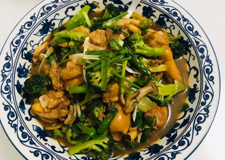 Tumis Ayam Jamur Broccoli Saus Tiram 💚💚💚 Tumis Ayam Jamur Broccoli Saus Tiram 💚💚💚