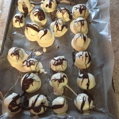 A picture of Easy Oreo Cheesecake Balls.