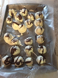 A picture of Easy Oreo Cheesecake Balls.