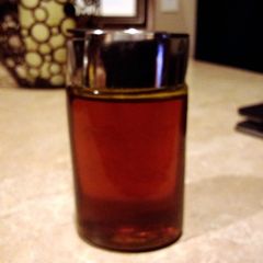 A picture of Achiote oil or annato seed oil.