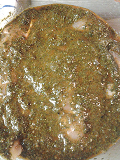 A picture of Greek garlic chicken sauce.