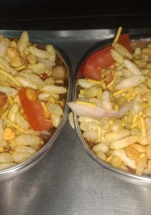 ચટપટી સુકી મમરાની ભેળ (Chatpati Dry Mamra Bhel Recipe In Gujarati) રેસીપી મુખ્ય ફોટો