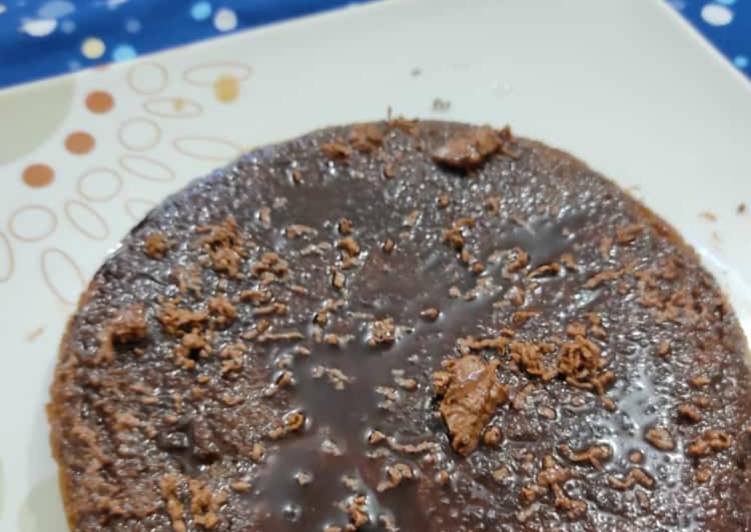 Steps to Make Quick Chocolate biscuit cake