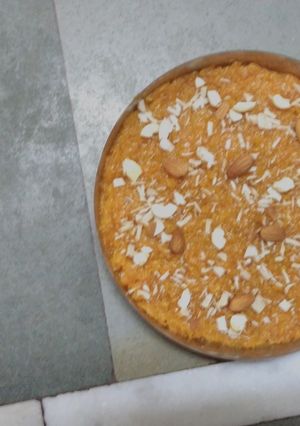 ગાજરનો હલવો(gajar no halvo recipe in Gujarati) રેસીપી મુખ્ય ફોટો