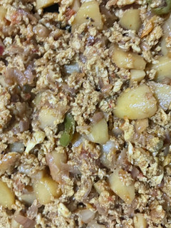 A picture of Potato eggs bhujiya.