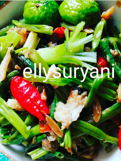 Foto resep Cah Kangkung Plus Suwir Ikan Gurame Yummy dan Segar