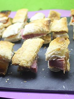 Una foto de Hojaldres rellenos