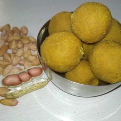 Peanut Ladoo A picture of Peanut Ladoo.
