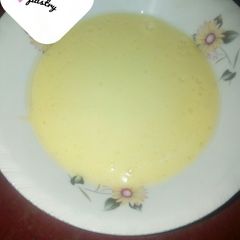 A picture of Home made mayonnaise.