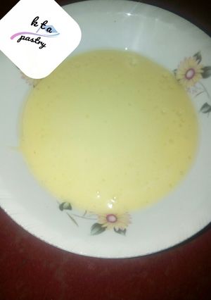 A picture of Home made mayonnaise.