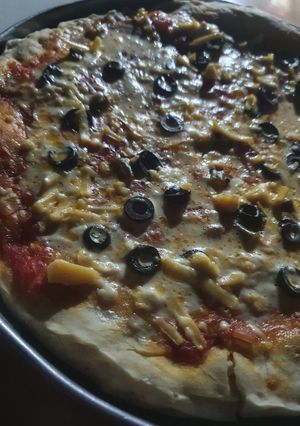 صورة لوصفة بيتزا بطريقتي اللذيذه 🍕♥️♥️