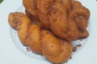 Langkah Mudah untuk Menyiapkan Twisted korean doughnuts Anti Gagal