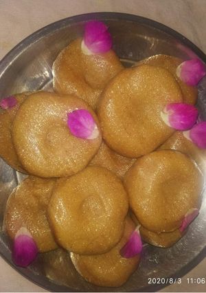 दूध का पेड़ा (doodh ka peda recipe in Hindi) रेसिपी मुख्य फोटो