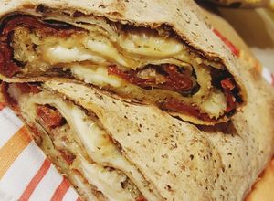 Foto di Strudel salato con impasto alla maggiorana