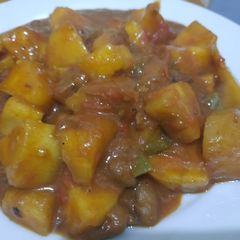 A picture of Katogo(cassava and beans).