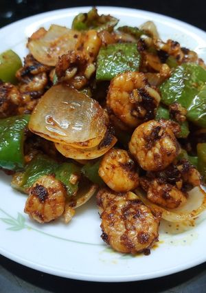 प्राॅन्झ चिली मिली स्टार्टर (Prawns Chilli Milli Starter Recipe In Marathi) रेसिपी चे मुख्य फोटो 