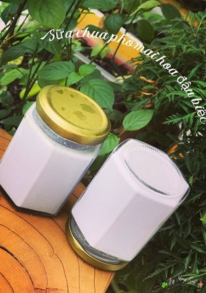 Hình của món Sữa chua phomai hoa đậu biếc.
