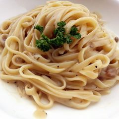 A picture of Carbonara Mushroom Linguine.