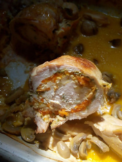 Una foto de Pechuga de pollo rellena 👌