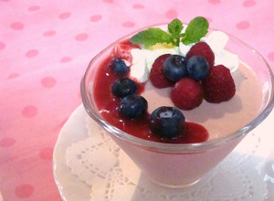 A picture of Raspberry Bavarian Cream.