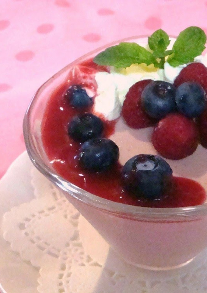A picture of Raspberry Bavarian Cream.