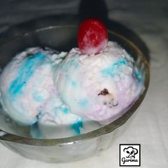 A picture of Vanila ice cream.