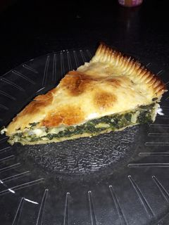 Una foto de Tarta de acelga🌿😋 con masa para tarta salada casera