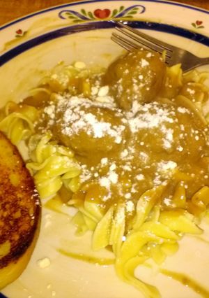 A picture of Swedish meatballs.