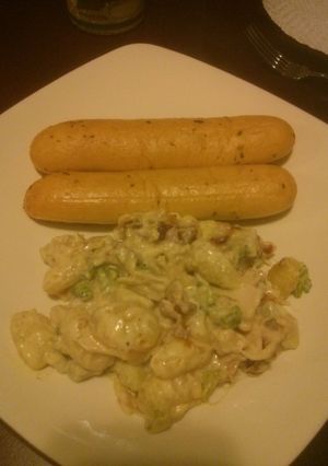 A picture of Loaded Chicken Alfredo Bake.