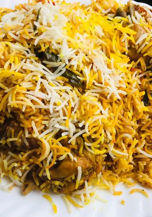 A picture of Chicken biryani.