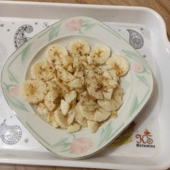 A picture of Banana with flex seed, pepper and salt 🍌🍌.