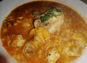 Una foto de Sopita de pollo al verdeo 🍜