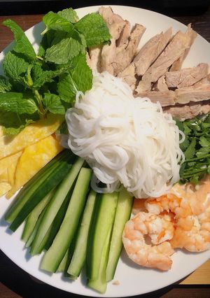 Hình của món Sommerrolle: Cuộn tôm thịt.