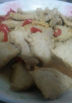 A picture of Chinese garlic pork.