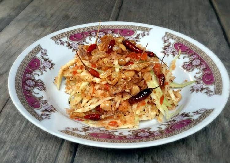 Simple Way to Make Super Quick Homemade Green Mango Salad