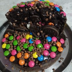 A picture of Oreo & Hide and Seek Cake.
