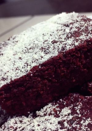 Una foto de Brownie Red Velvet y betabel (saludable)❤️