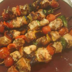 A picture of sunshine 's grilled chicken kabobs.
