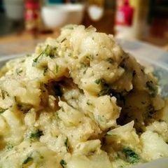 A picture of Party potato salad.