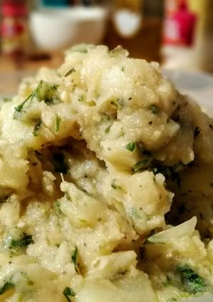 A picture of Party potato salad.
