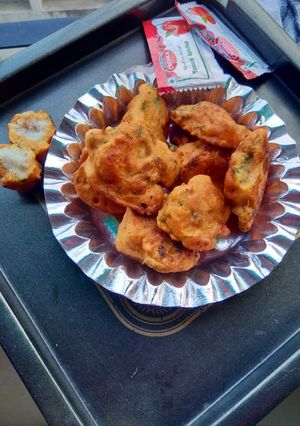 A picture of Idli pakodi.