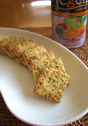 A picture of Crackers With Lots of Cabbage.