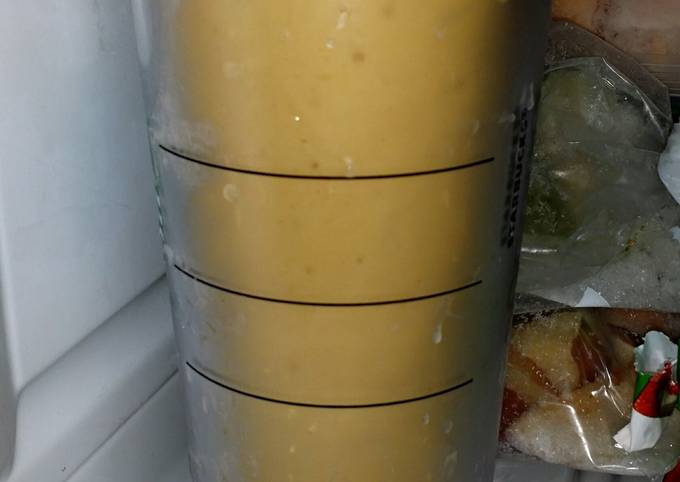 Mango banana cinnamon smoothie