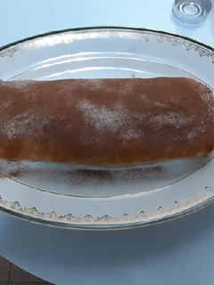 Una foto de Apfelstrudel de hojaldre