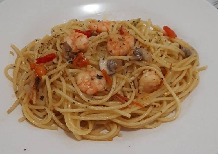 Cara Gampang Menyiapkan Spaghetti Aglio Olio Udang, Bikin Ngiler