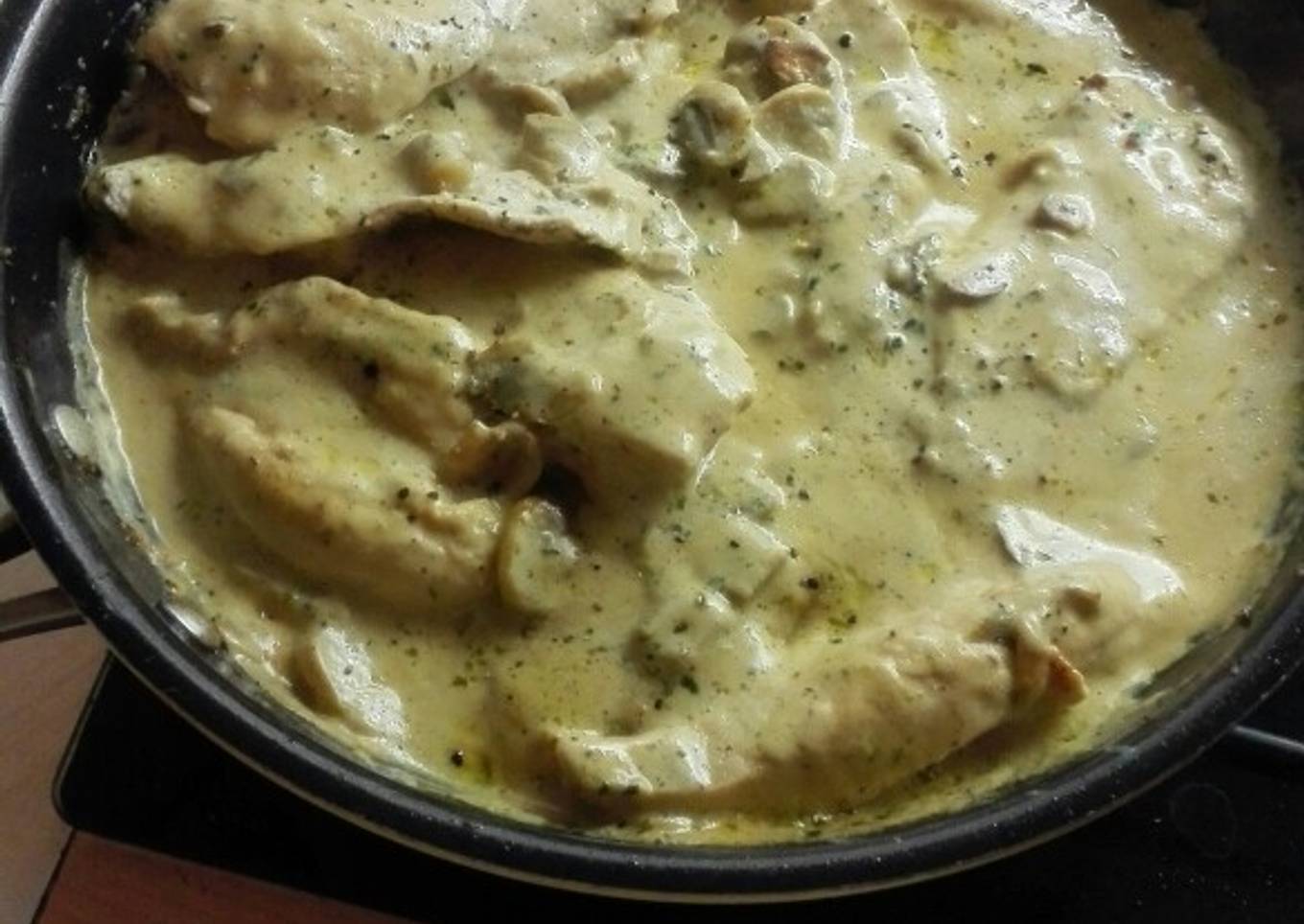 Filetes de pollo en salsa de champiñones