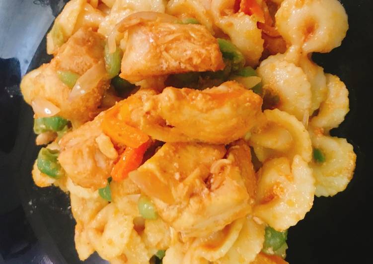 Step-by-Step Guide to Prepare Quick Macaroni and chicken vegetable stirred fry